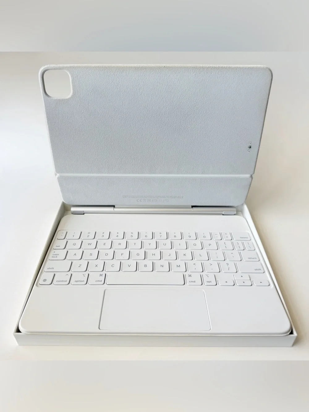 Apple Magic Keyboard for iPad Air 11” and iPad 11” Pro White MJQJ3LL/A